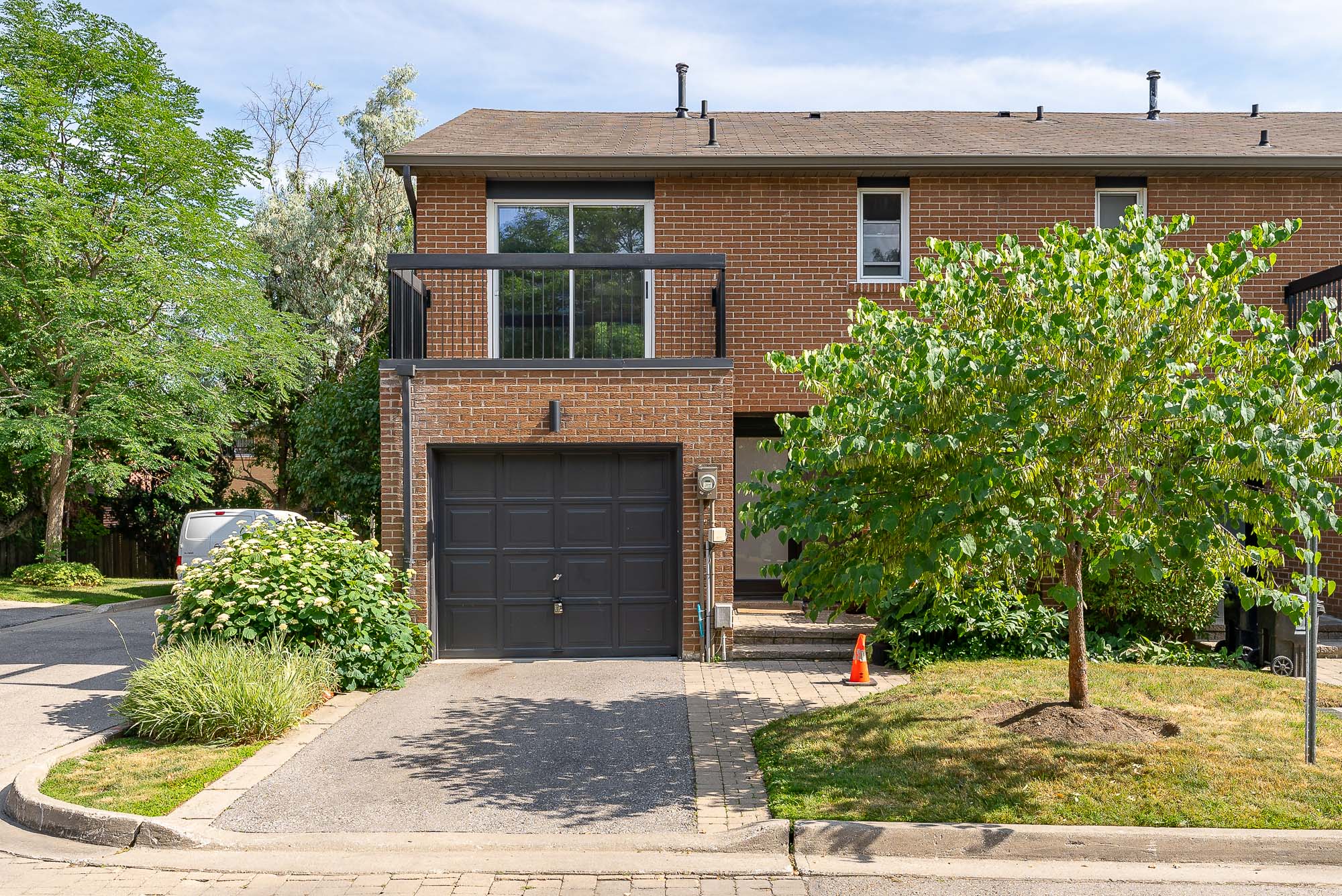 3 Br 3 Ba Condo Townhouse For Rent In Edenbridge-Humber Valley Located At 1387 Royal York Road, Toronto Ontario M9A 4Y9