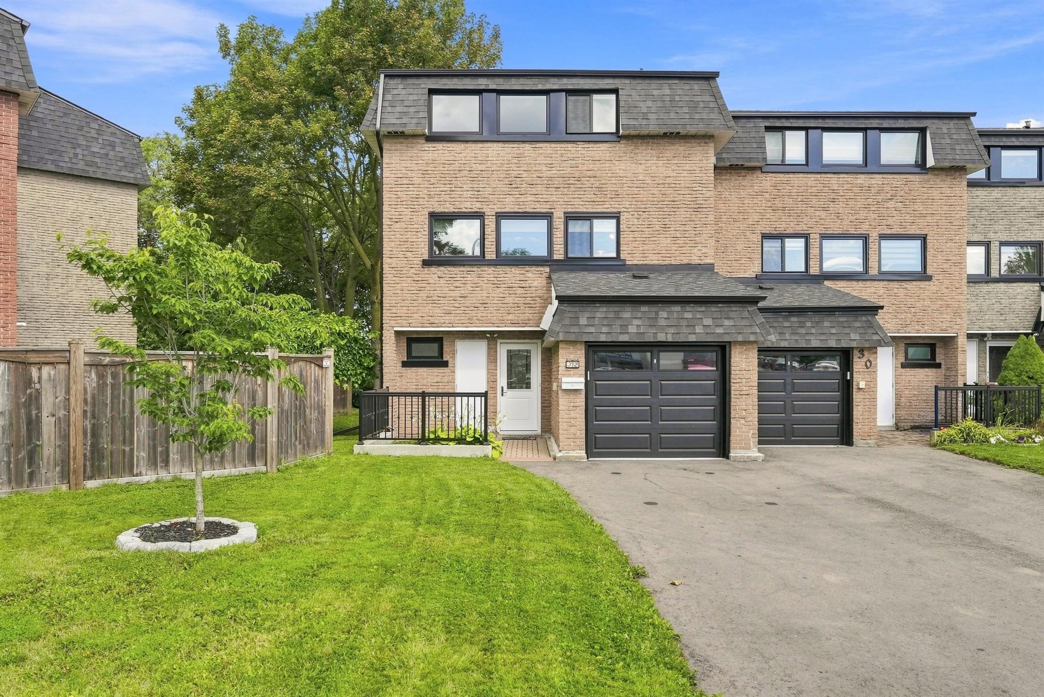 01 32 henderson dr, aurora on l4g 3l2