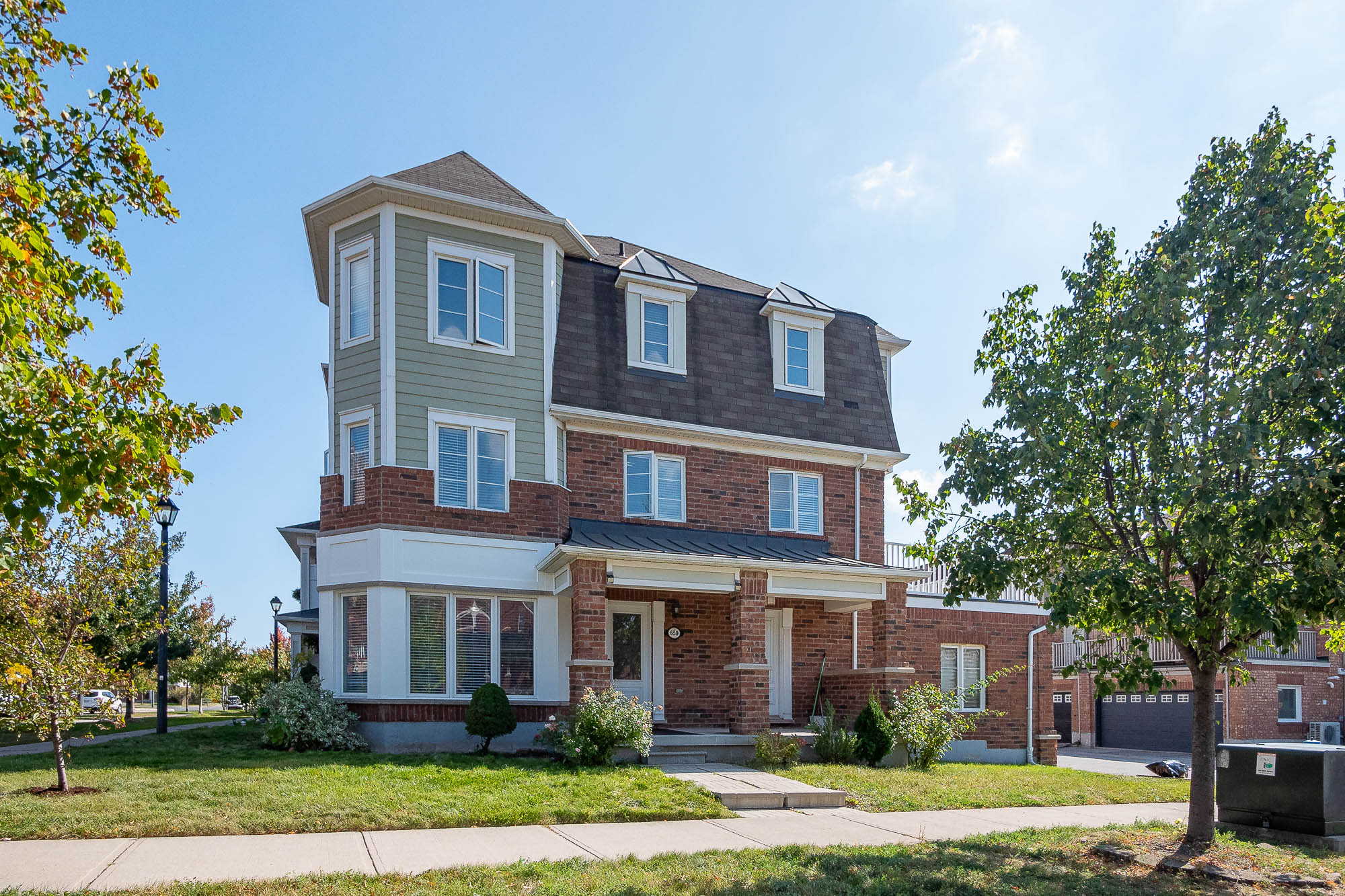3 Br 3 Ba Townhouse For Rent In Milton Located At 650 Holly Avenue, Milton Ontario L9T 0G3