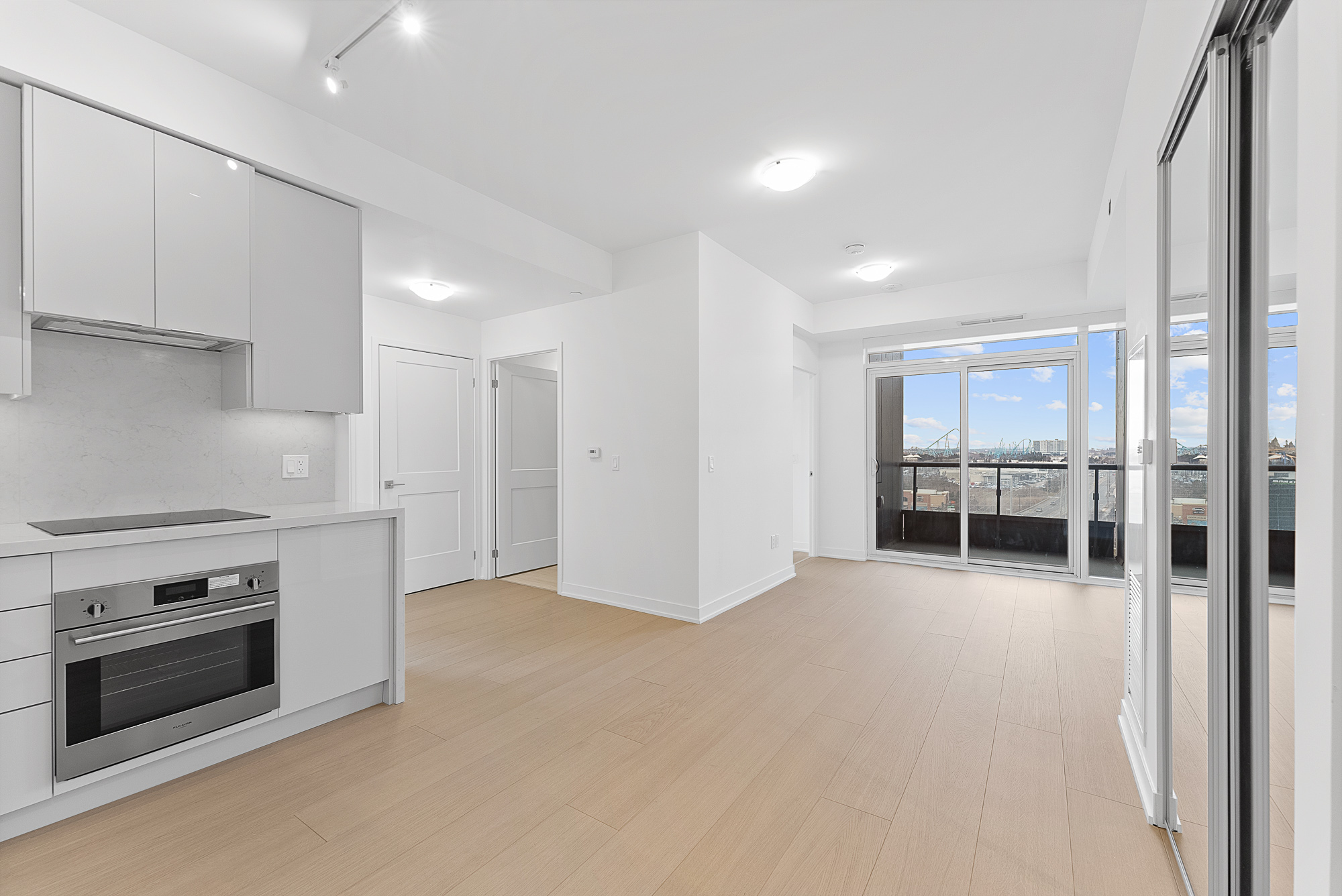 2 Br 2 Ba Condo For Rent Located At 498 Caldari Road, Vaughan Ontario L4K 0R6