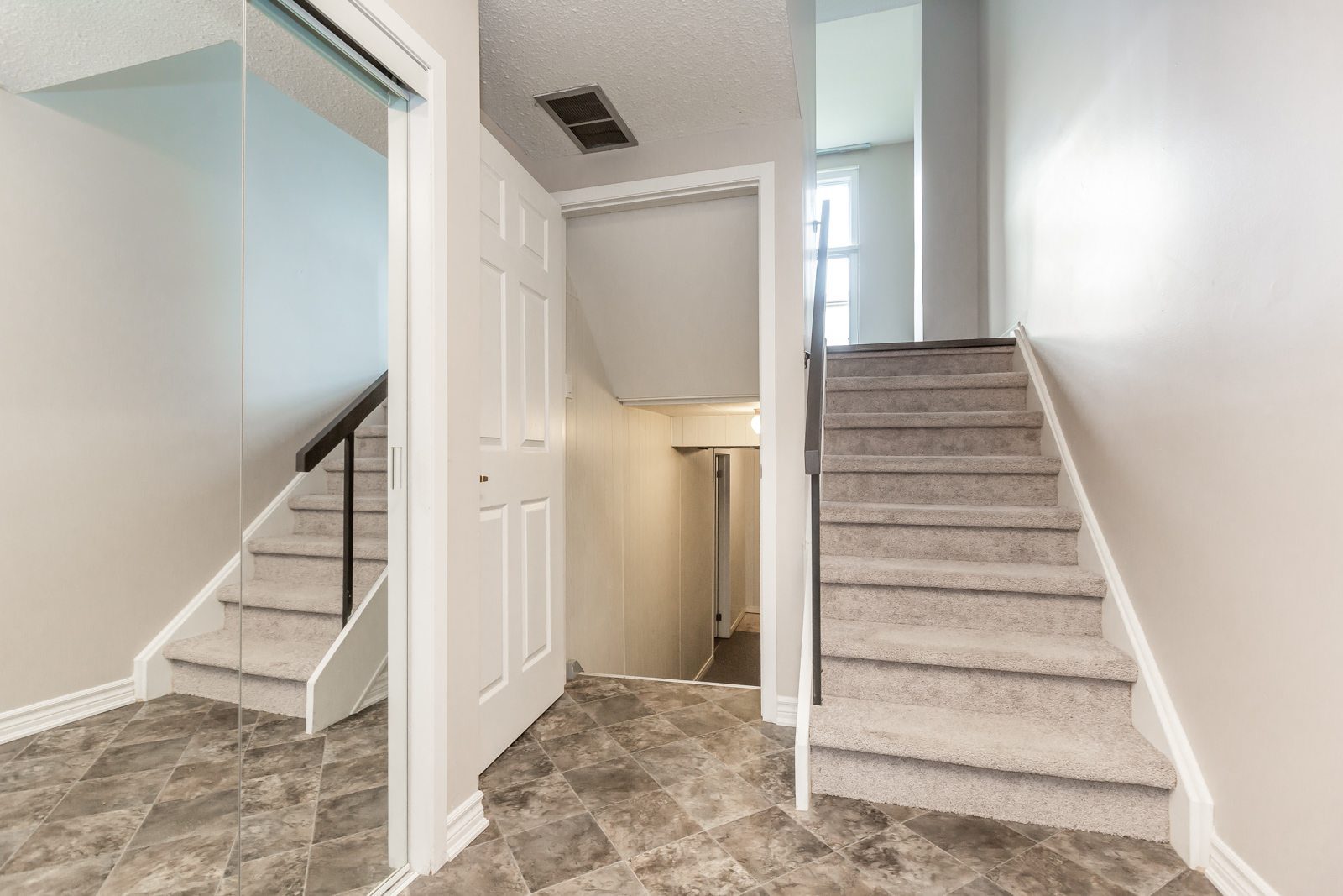 3 Bedroom 1.5 Bathroom Townhouse (Meadowvale)