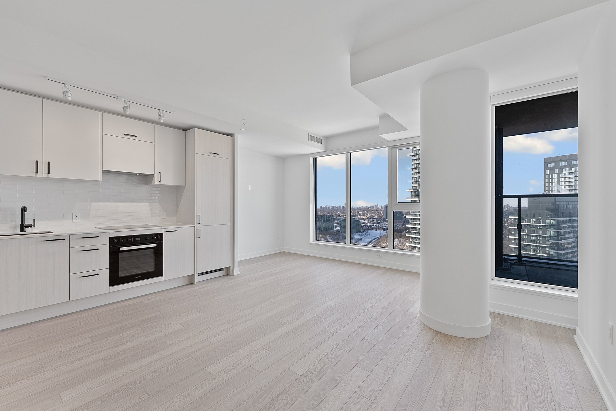 2 Br 2 Ba Condo For Rent Located At 1 Quarrington Lane, Toronto Ontario M3C 0S4