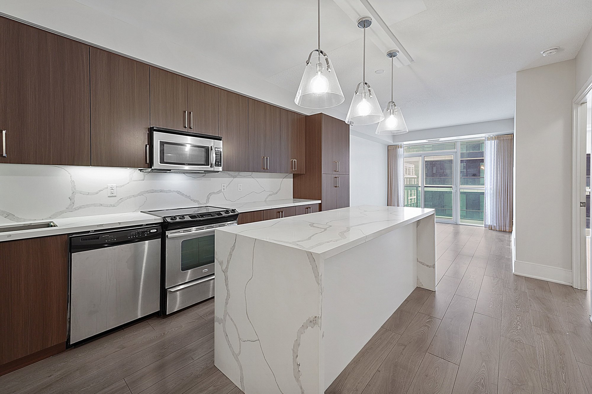2 Br 2 Ba Condo For Rent In Mount Pleasant West Located At 25 Broadway Avenue, Toronto Ontario M4P 1T7 (At The Republic Of Yonge & Eglinton)