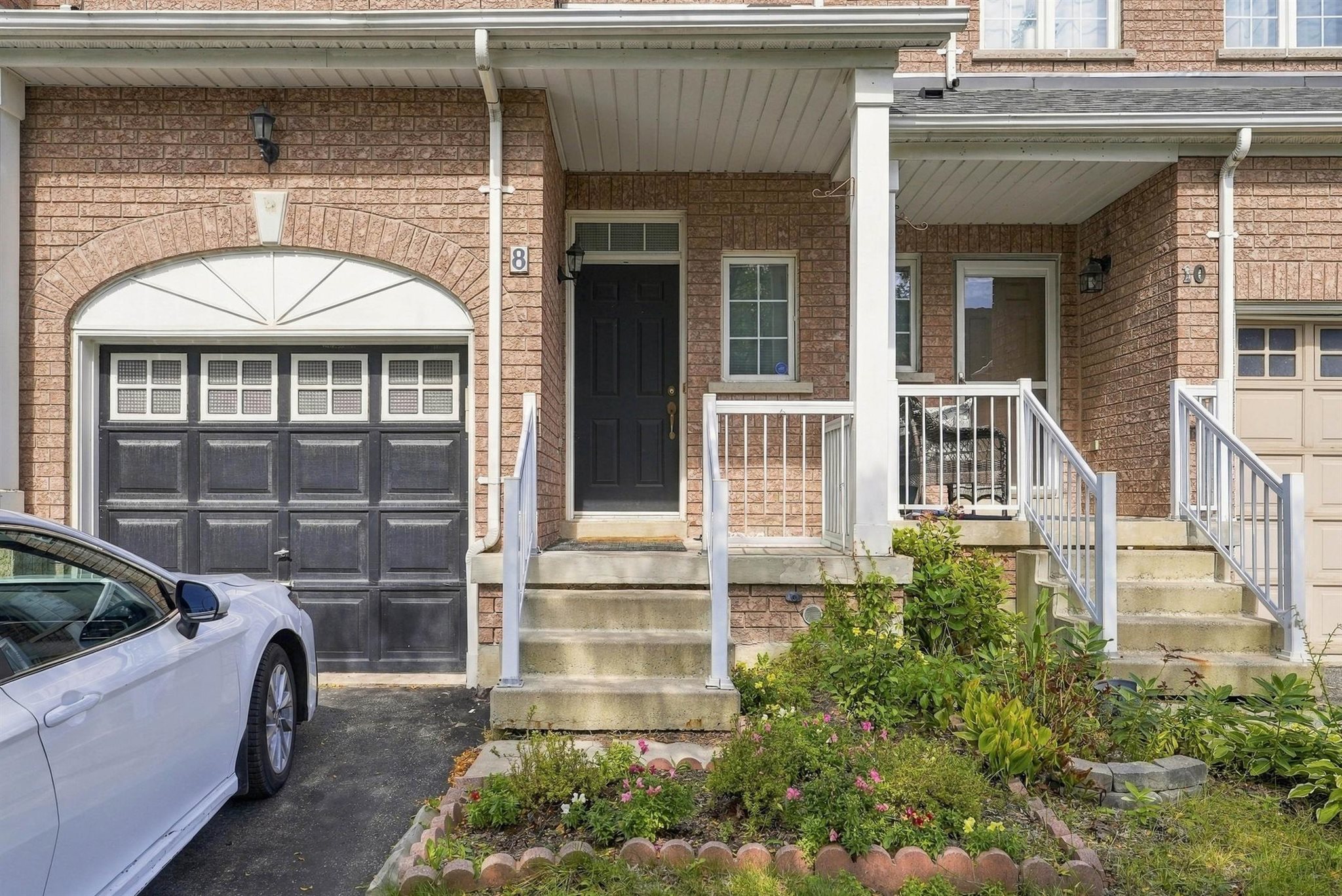 3+1 Br 4 Ba Freehold Townhouse In Whitby For Rent Located At 8 Gateway Court, Whitby Ontario L1R 3M9