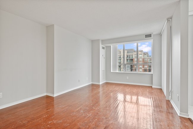 2 Br 2 Ba Condo For Rent In Richmond Hill Located At 350 Red Maple Road, Richmond Hill Ontario L4C 0T5