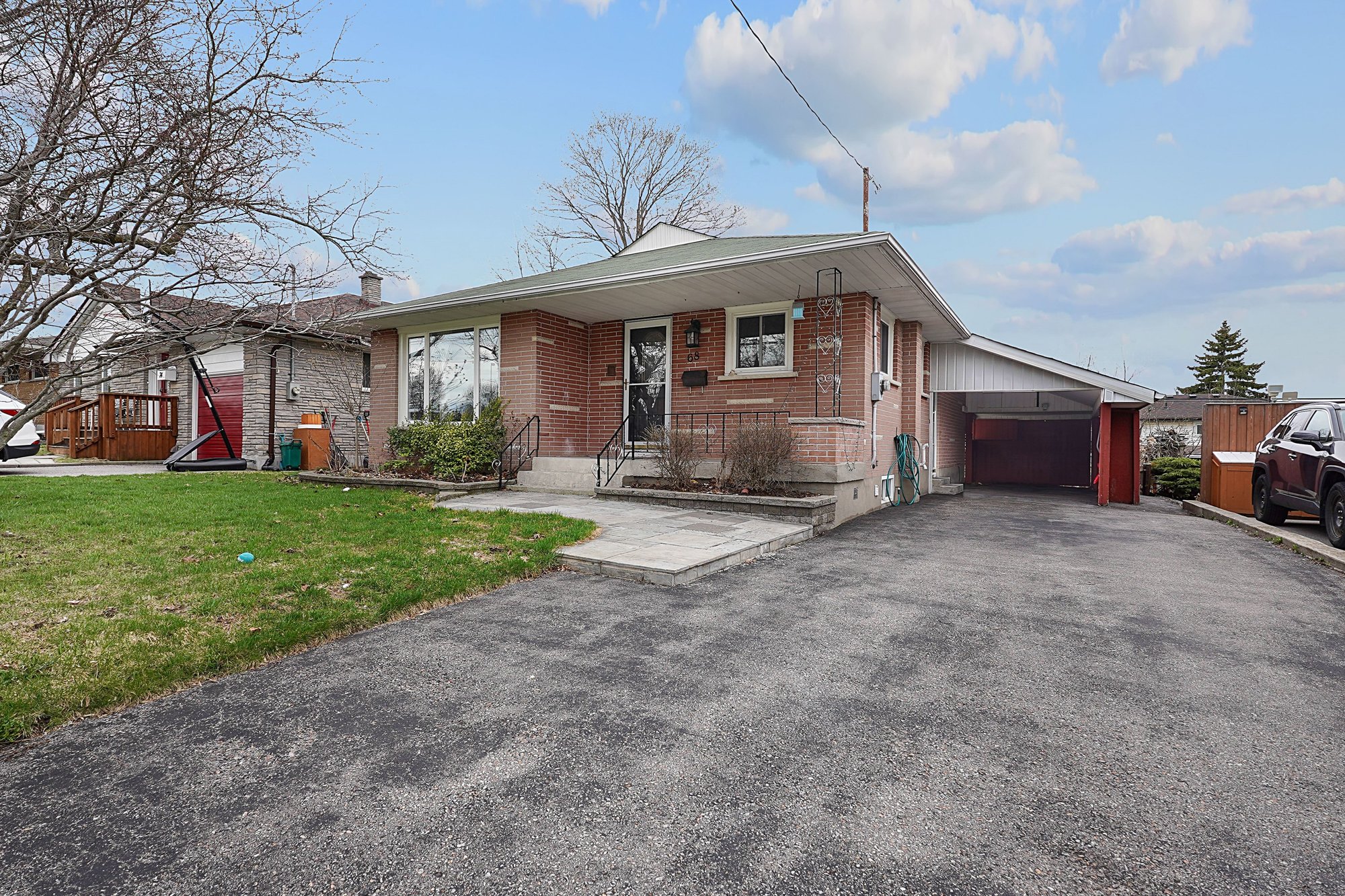 Two Plus Two Br 2 Ba Detached Bungalow For Rent In Oshawa Located At 68 Athabasca Street, Oshawa Ontario L1H 7H6
