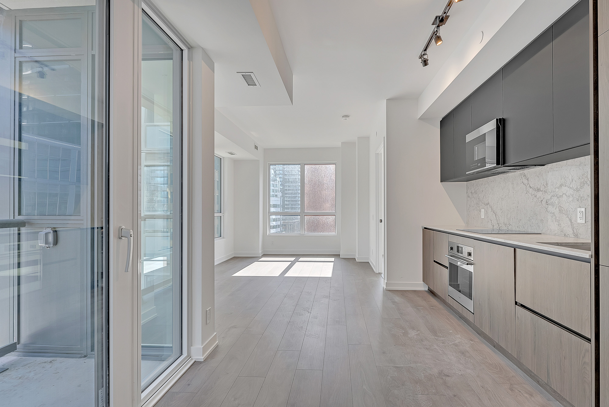 3 Br 2 Ba Condo For Rent In Waterfront Communities Located At 108 Peter Street, Toronto Ontario M5V 0W2