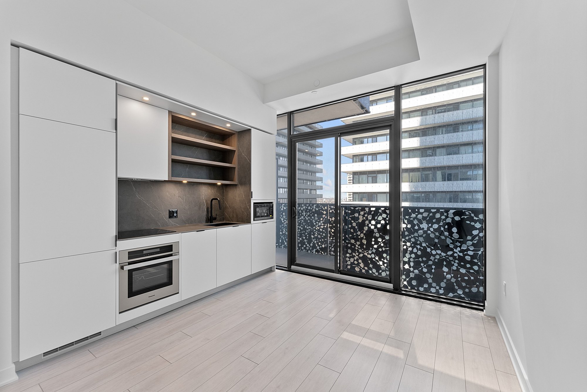 Studio Condo With One Bathroom For Rent In Church-Yonge Corridor Located At - 55 Charles Street East, Toronto Ontario M4Y 0J1