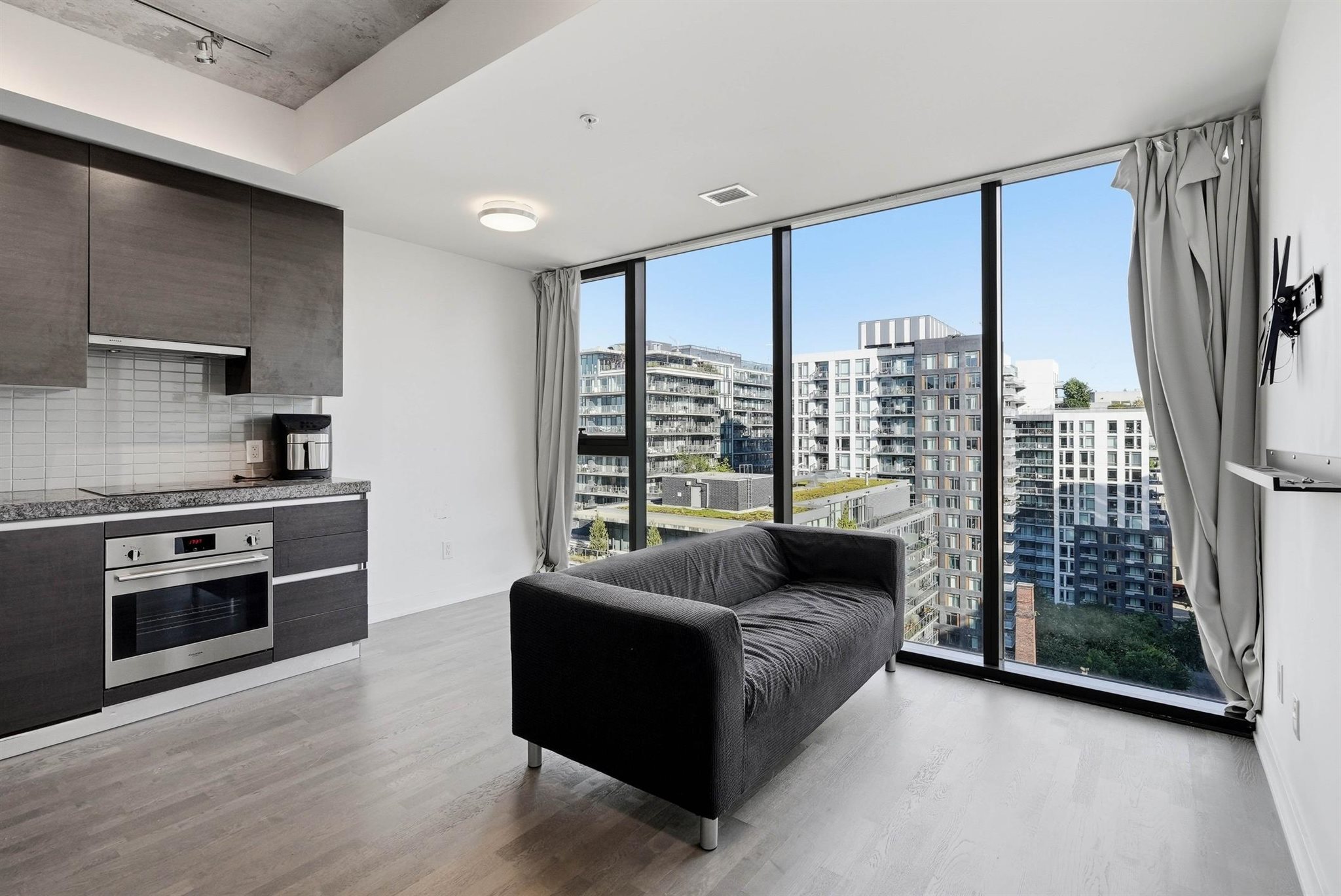 1 Br 1 Ba Condo For Rent In Waterfront Communities Located At 629 King Street West, Toronto Ontario M5V 0G9