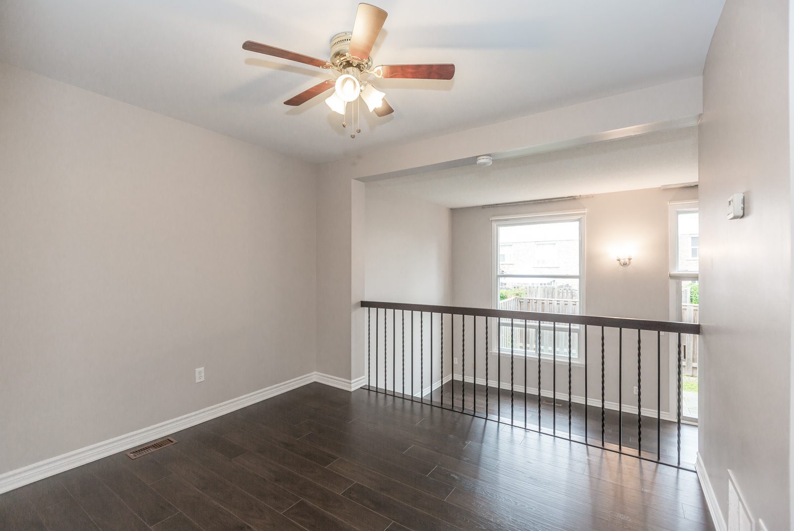 3 Bedroom 1.5 Bathroom Townhouse (Meadowvale)