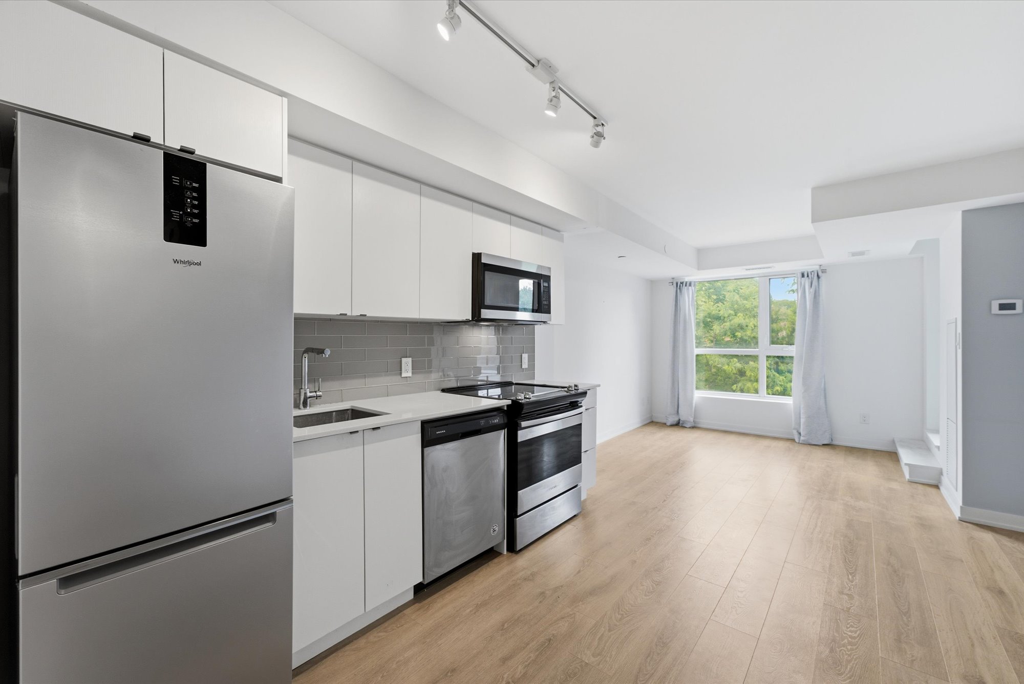 1+1 Br 2 Ba Condo For Rent In East York, Located At 1401 O'Connor Drive, Toronto Ontario M4B 2V5