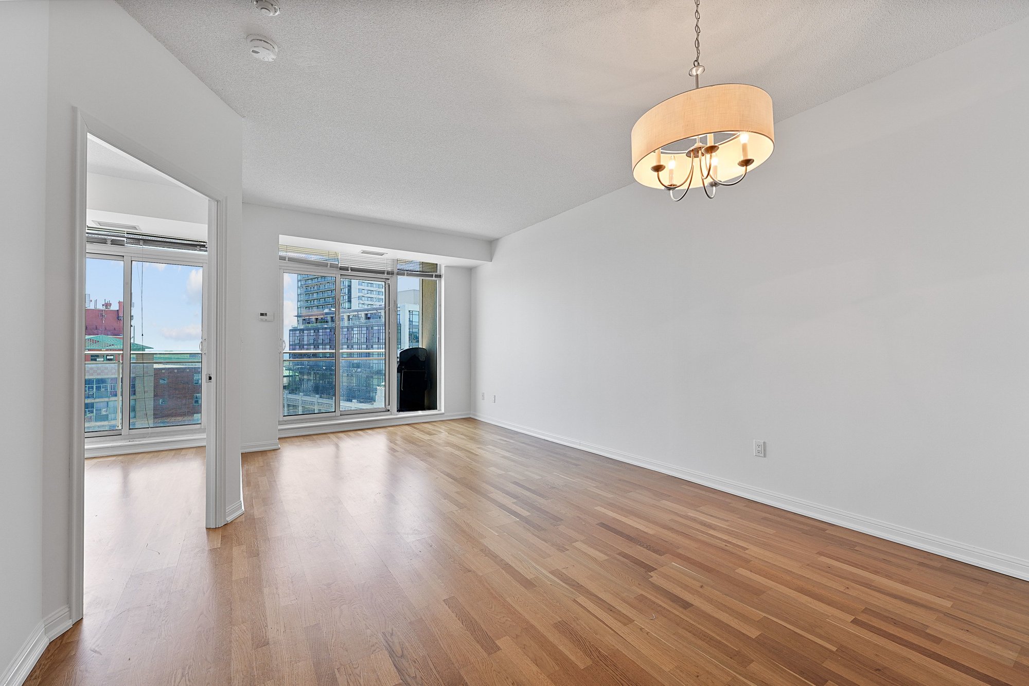 Buttonwood Property Management And Rental Services Is Pleased To Offer A Two Bedroom Two Bathroom Condo Unit For Rent At The West Harbour City 2 Condominiums. Located At 21 Grand Magazine Street, Toronto Ontario M5V 1B5