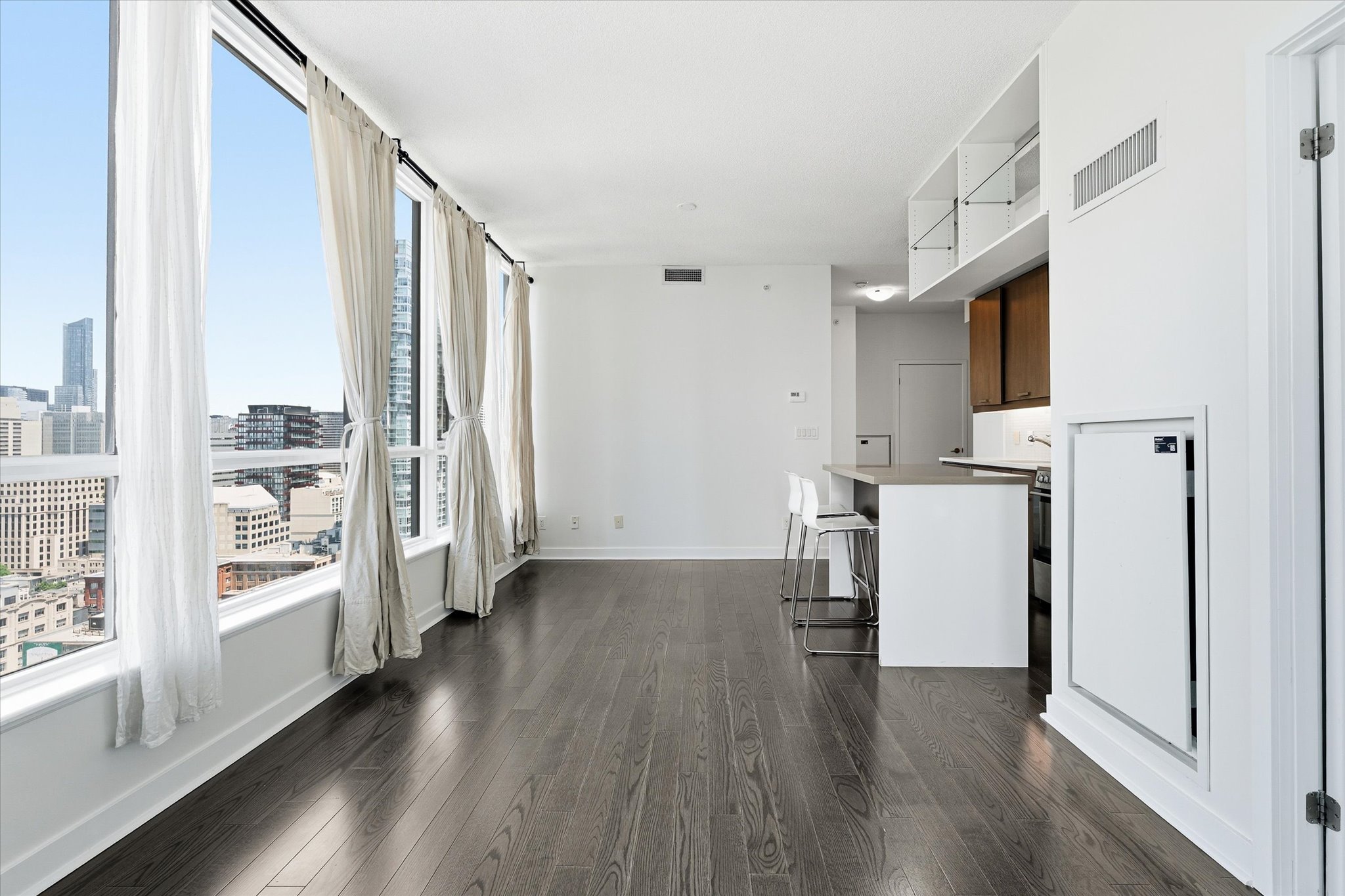 2 Br 2 Ba Condo For Rent In The Entertainment District, Located At 295 Adelaide Street W, Toronto Ontario M5V 0L4