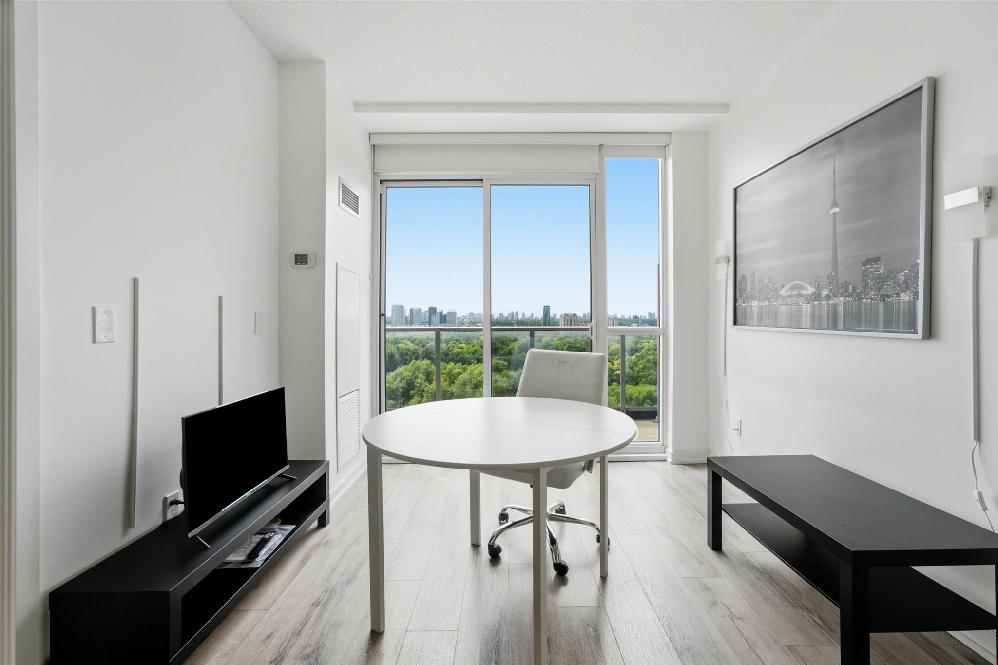 1+1 Br 2 Ba Condo For Rent In North York Located At 52 Forest Manor Road, Toronto Ontario M2J 0E2