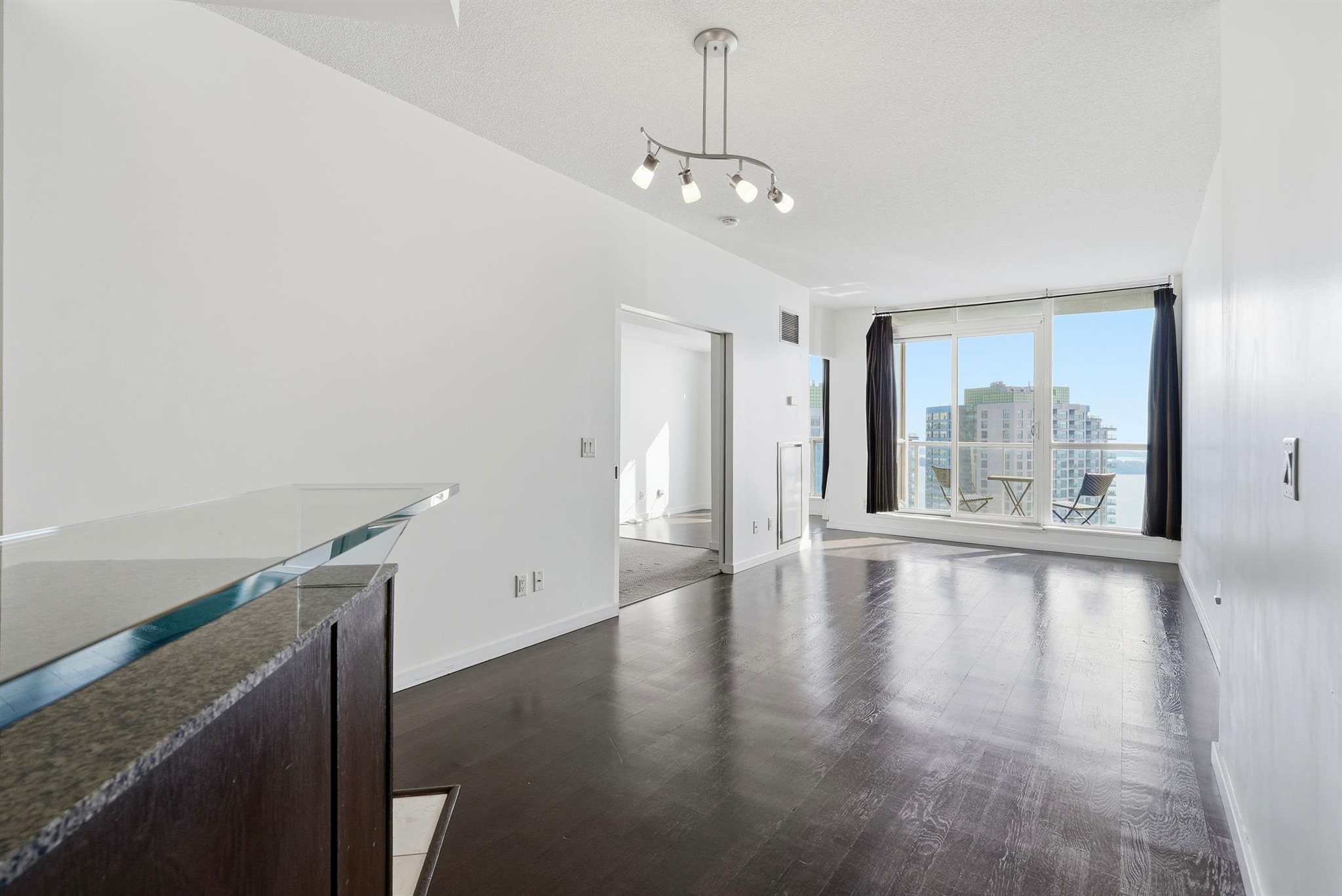 1+1 Br 2 Ba Condo For Rent In Harbourfront Located At 208 Queens Quay West, Toronto Ontario M5J 2Y5