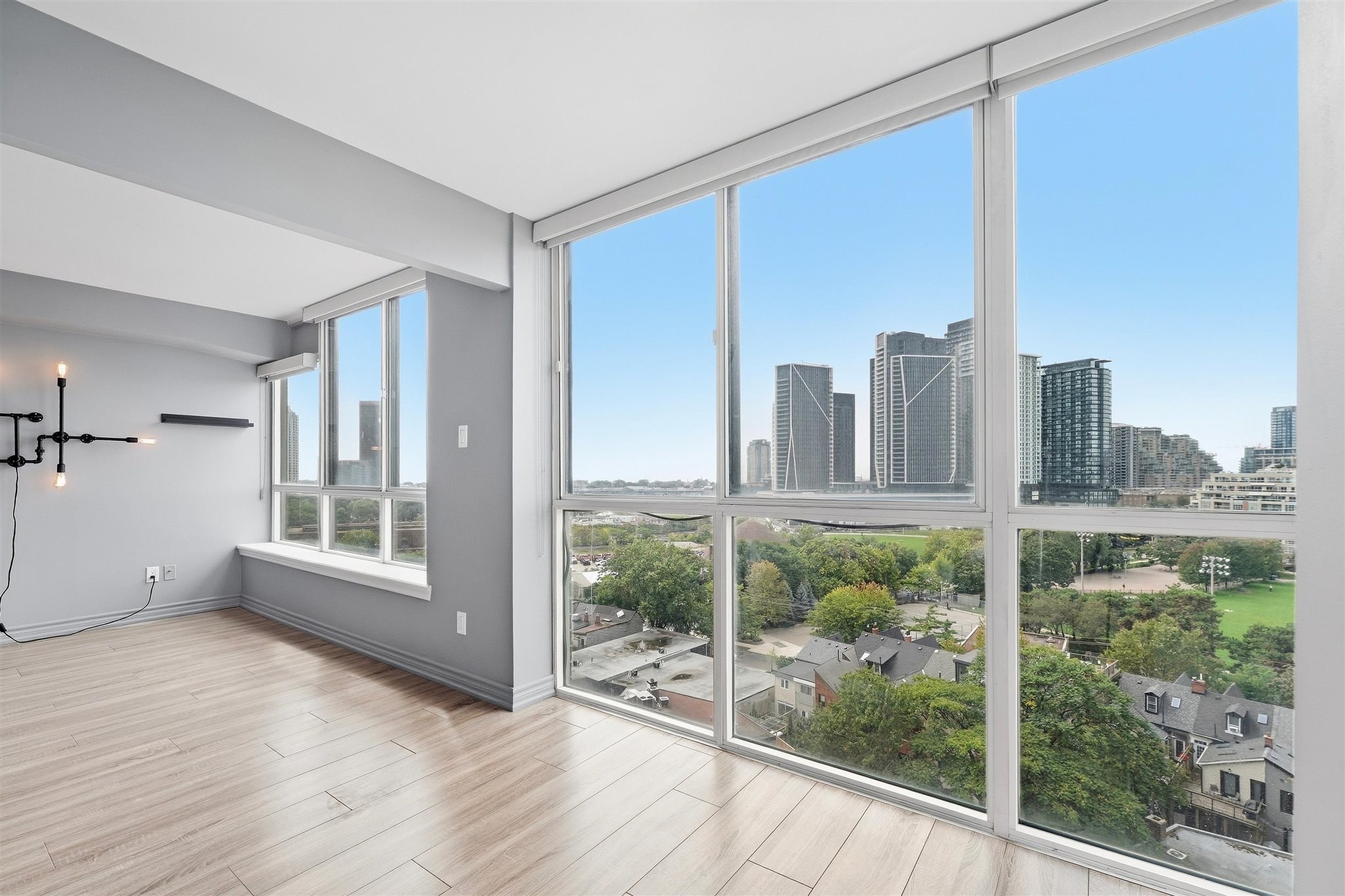 2+1 Br 2 Ba Condo For Rent Located At 801 King Street West, Toronto Ontario M5V 3C9