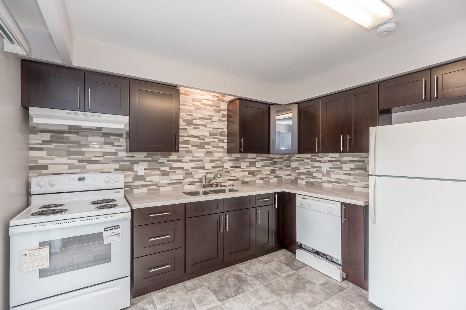3 Bedroom 1.5 Bathroom Townhouse (Meadowvale)