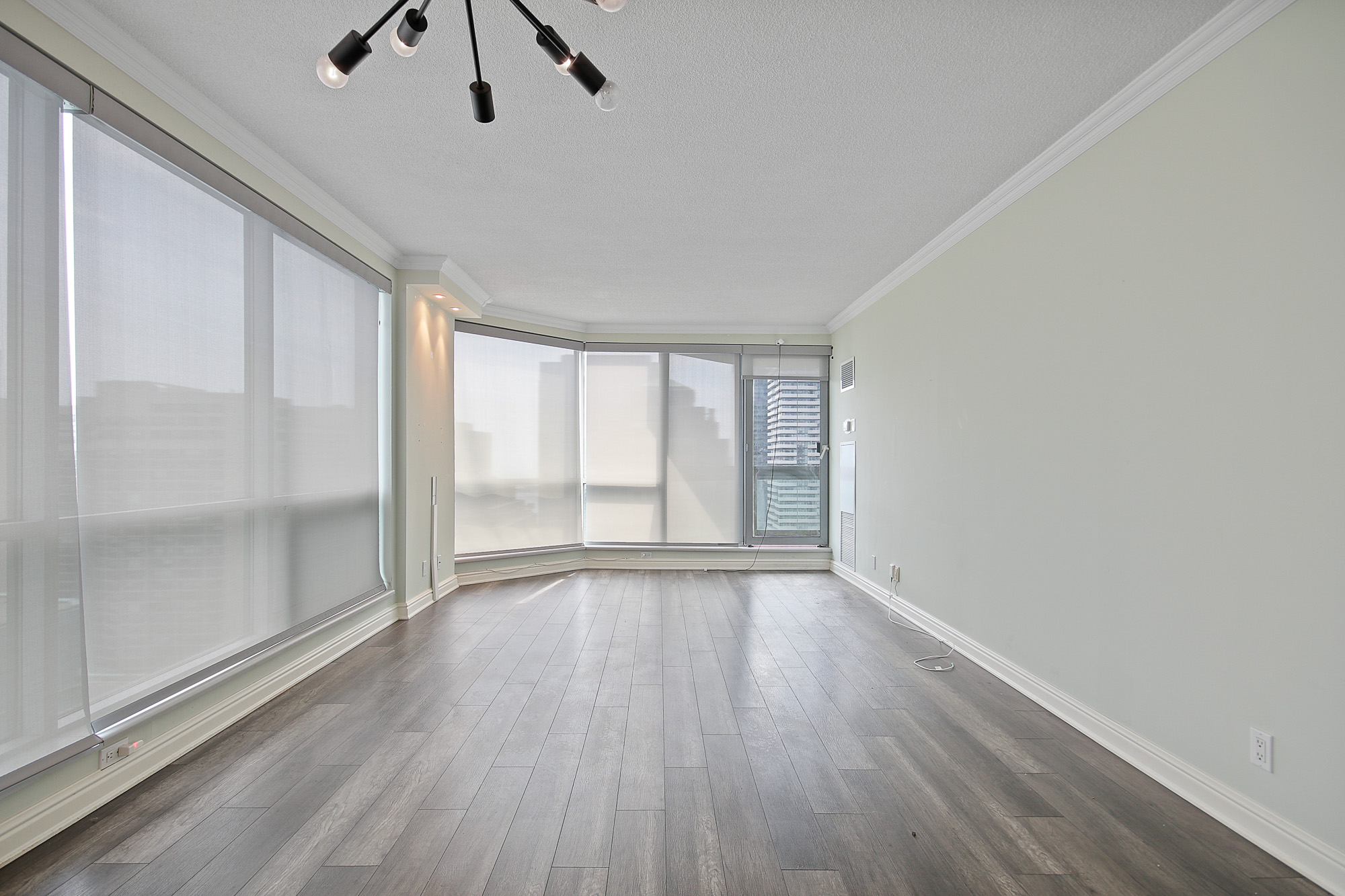 2 Br 2 Ba Condo For Rent Located At 10 Yonge Street Toronto Ontario M5E 1R4