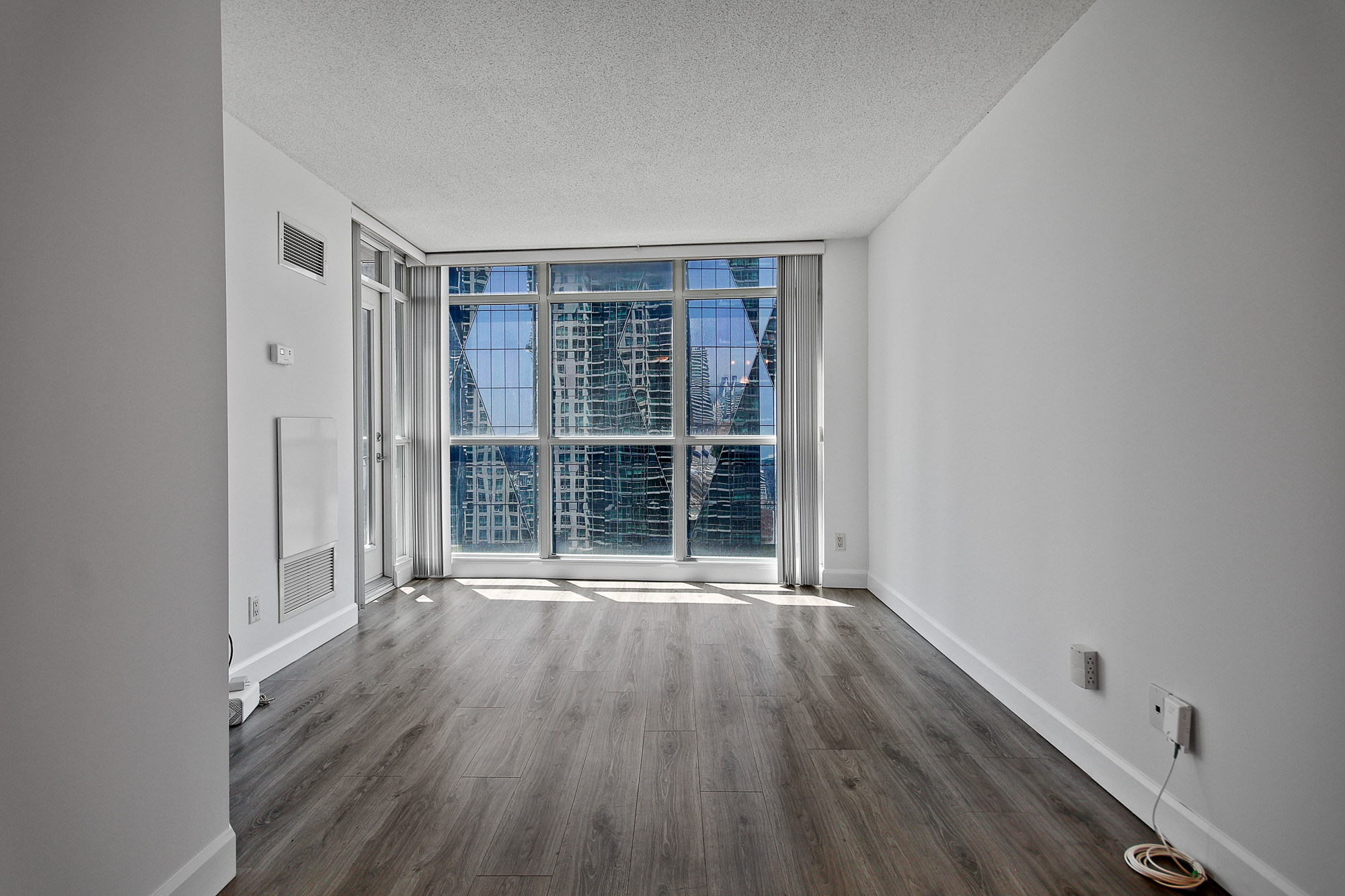 1+1 Br 2Ba Condo For Rent Located At 18 Yonge Street Toronto ON M5E 1Z8