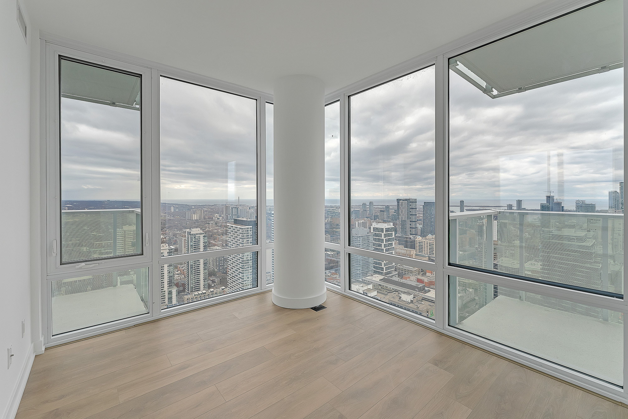 2 Br 2 Ba Condo For Rent In Church-Yonge Corridor Located At 501 Yonge Street, Toronto Ontario M4Y 0G8