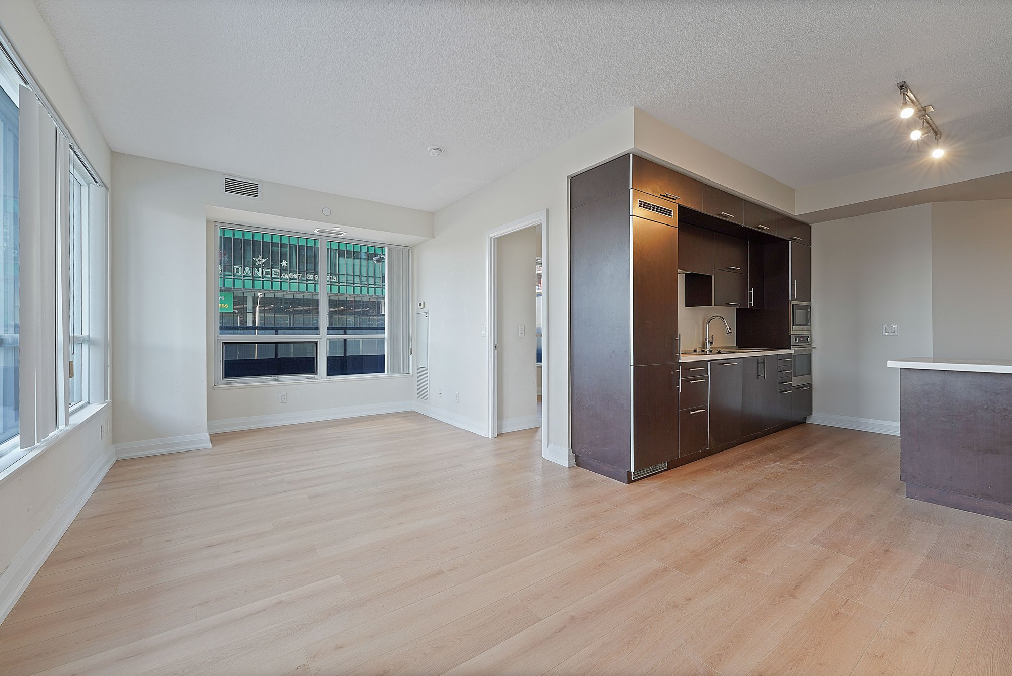 2 Br 2 Ba Condo For Rent In Willowdale East Located At 2 Anndale Drive, Toronto Ontario M2N 0G5