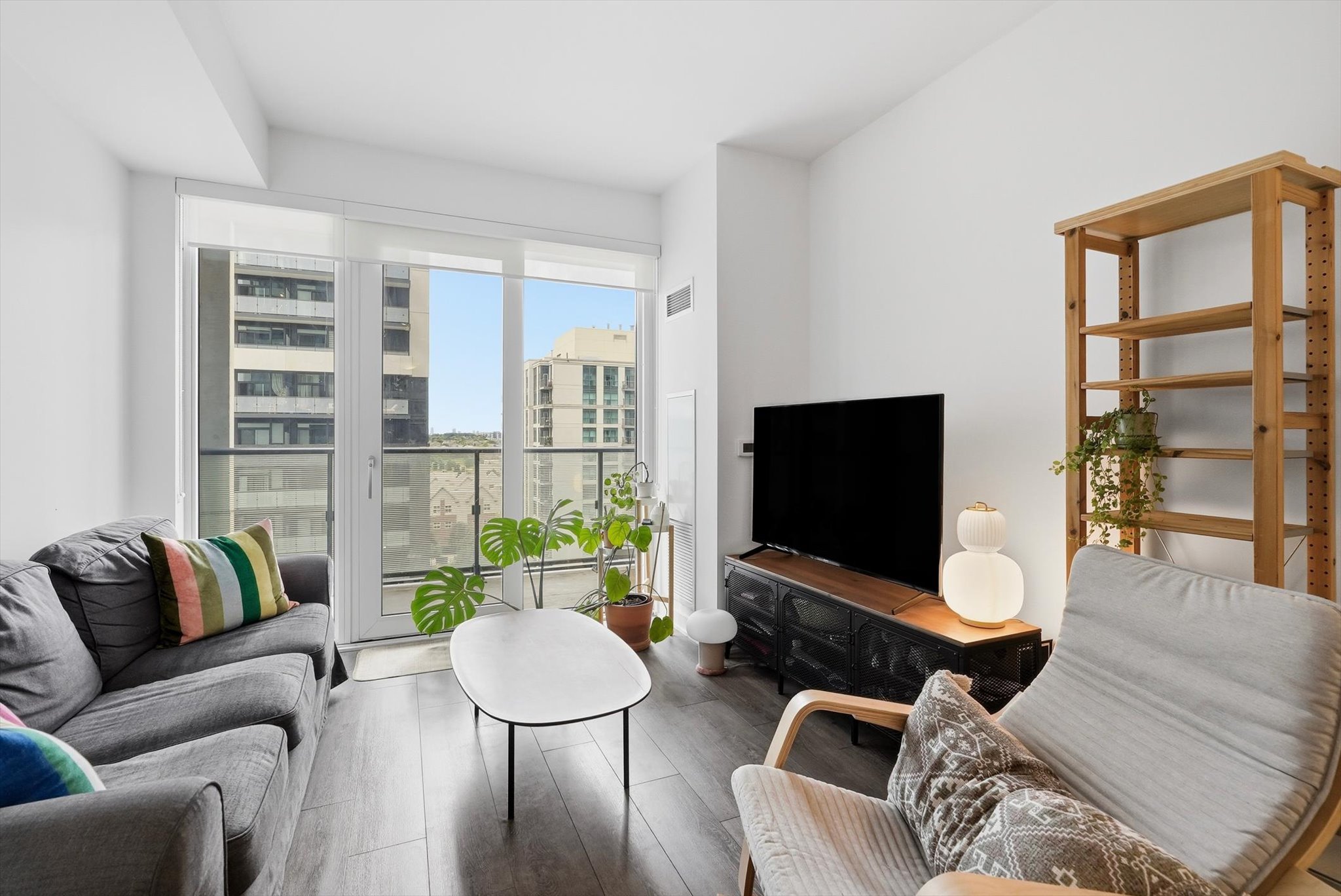 1 Br 1 Ba Condo For Rent In Richmond Hill Located At 95 Oneida Crescent, Richmond Hill Ontario L4B 0H5