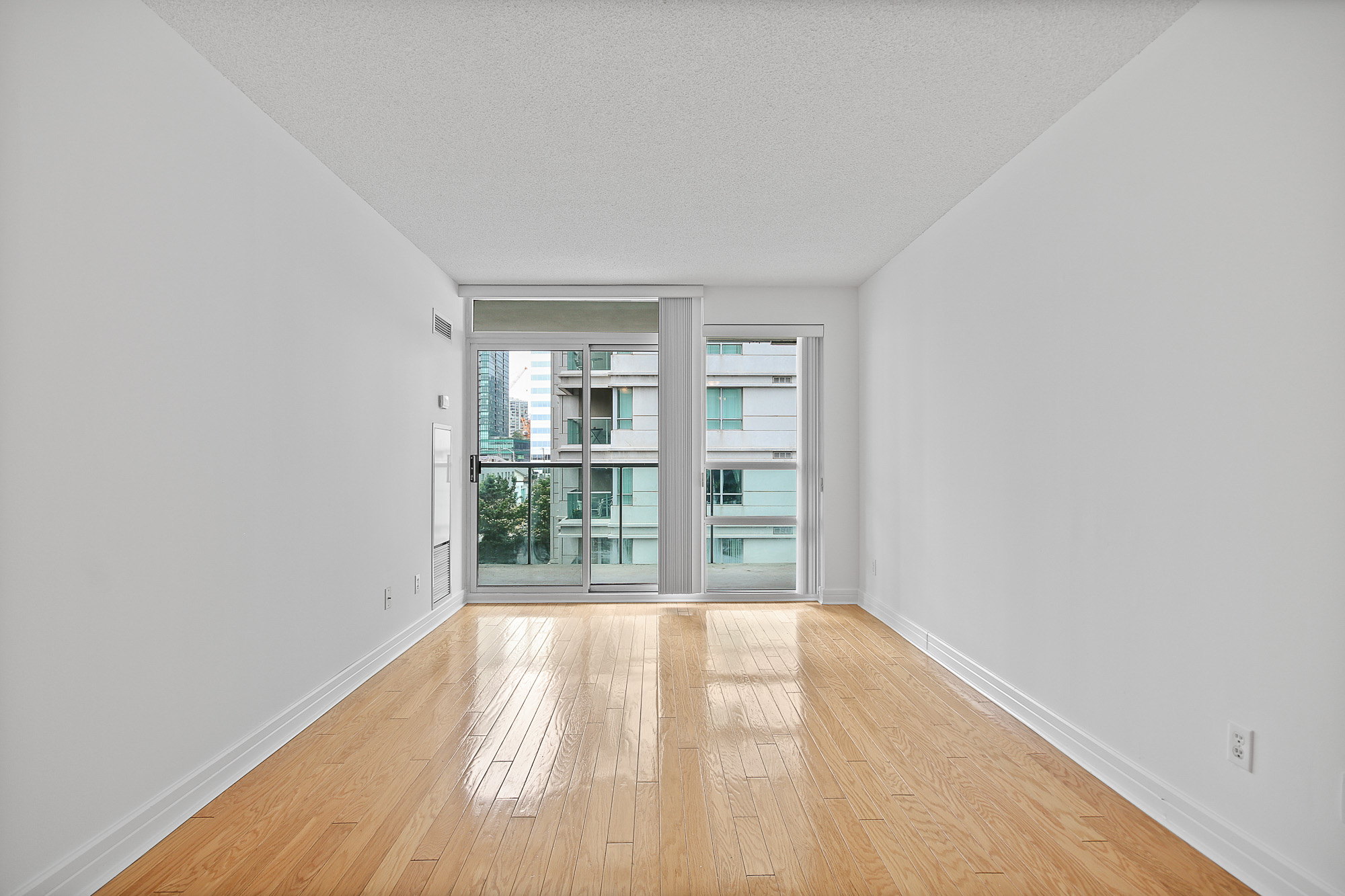 1+1 Br 1 Ba Condo For Rent Located At 16 Harrison Garden Boulevard Toronto (Willowdale East), Ontario M2N 7J6