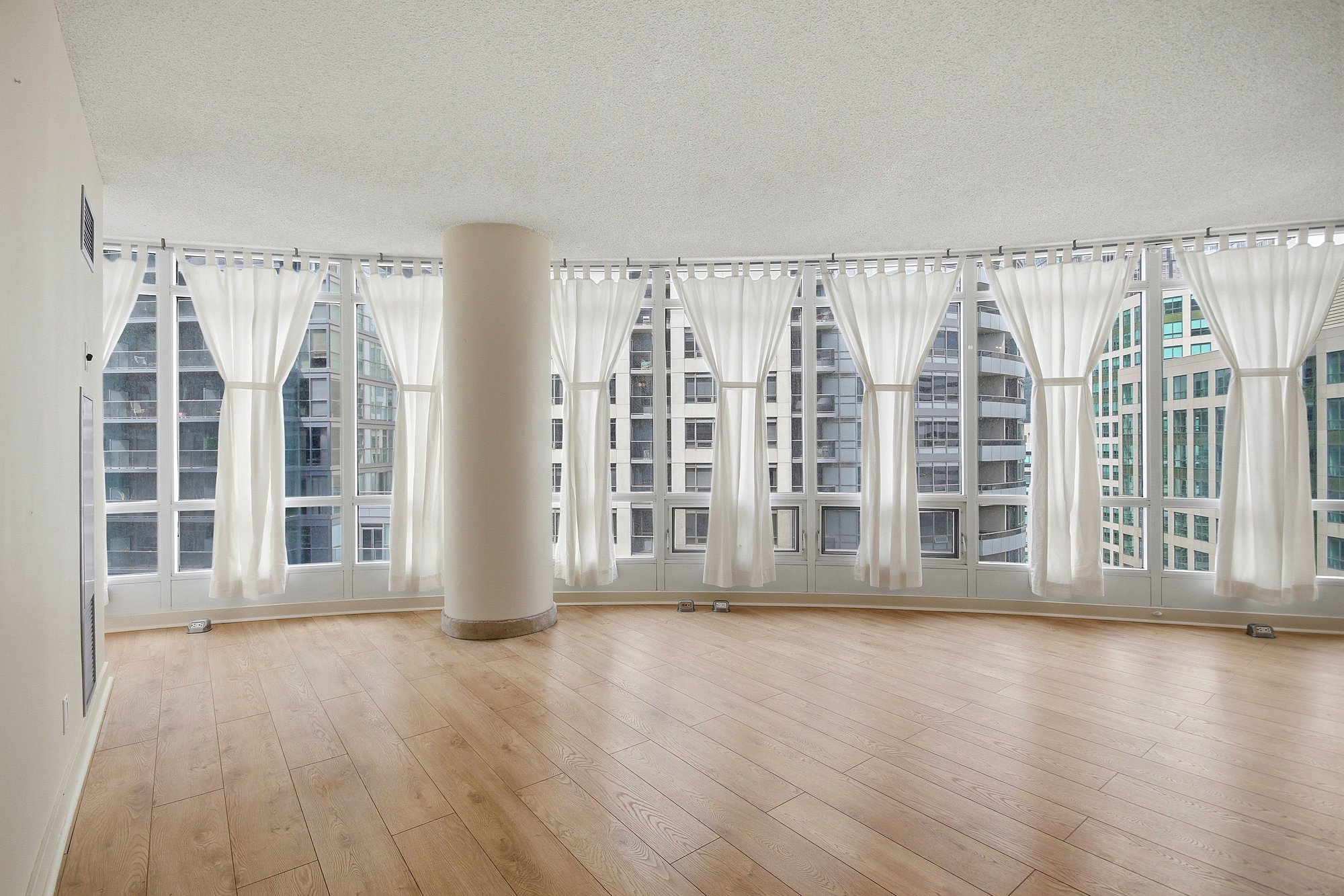 Buttonwood Property Management And Rental Services Is Pleased To Offer A One Bedroom Plus Den One Bathroom Condo For Rent At The Matrix At CityPlace, Mississauga Located At 361 Front Street West, Toronto Ontario M5V 3R5