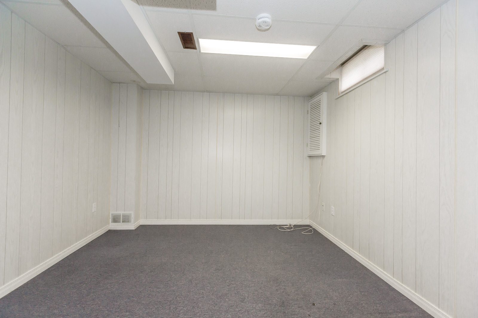 3 Bedroom 1.5 Bathroom Townhouse (Meadowvale)