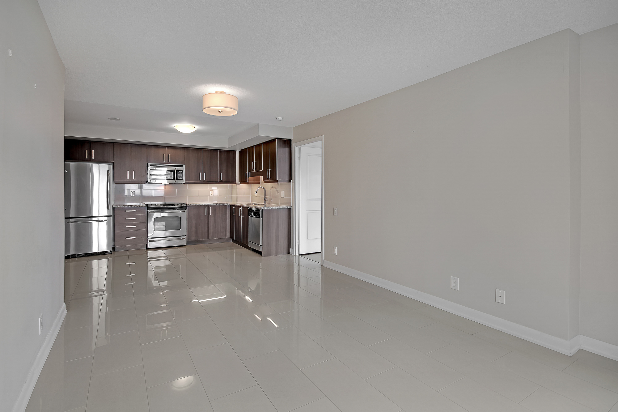 2 Br Plus Den 2 Ba Condo For Rent In Willowdale East Area, Located At 17 Anndale Drive, Toronto Ontario M2N 2W7