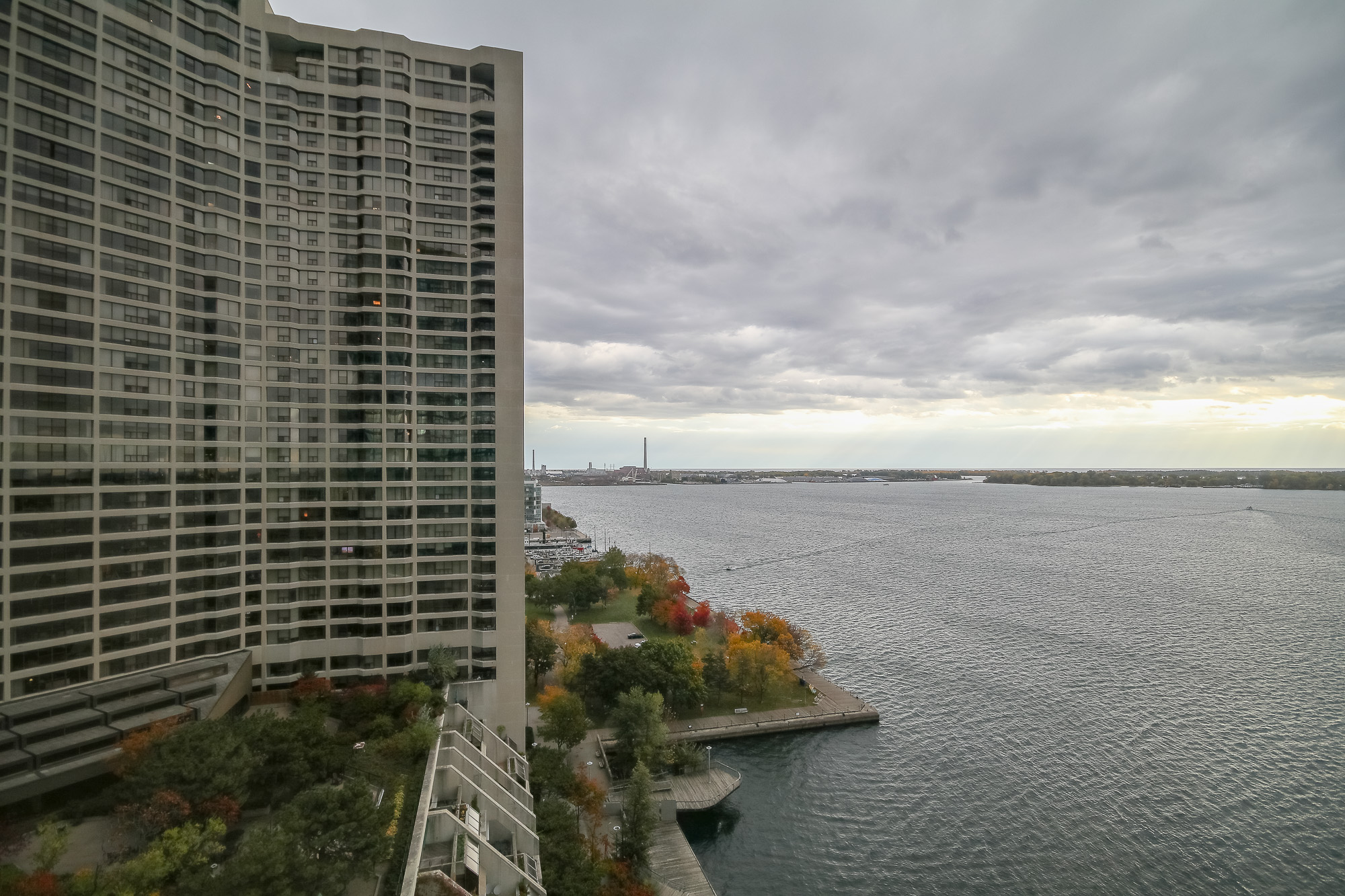 2 Br 2 Ba Condo For Rent Located At 99 Harbour Square, Toronto Ontario M5J 2H2