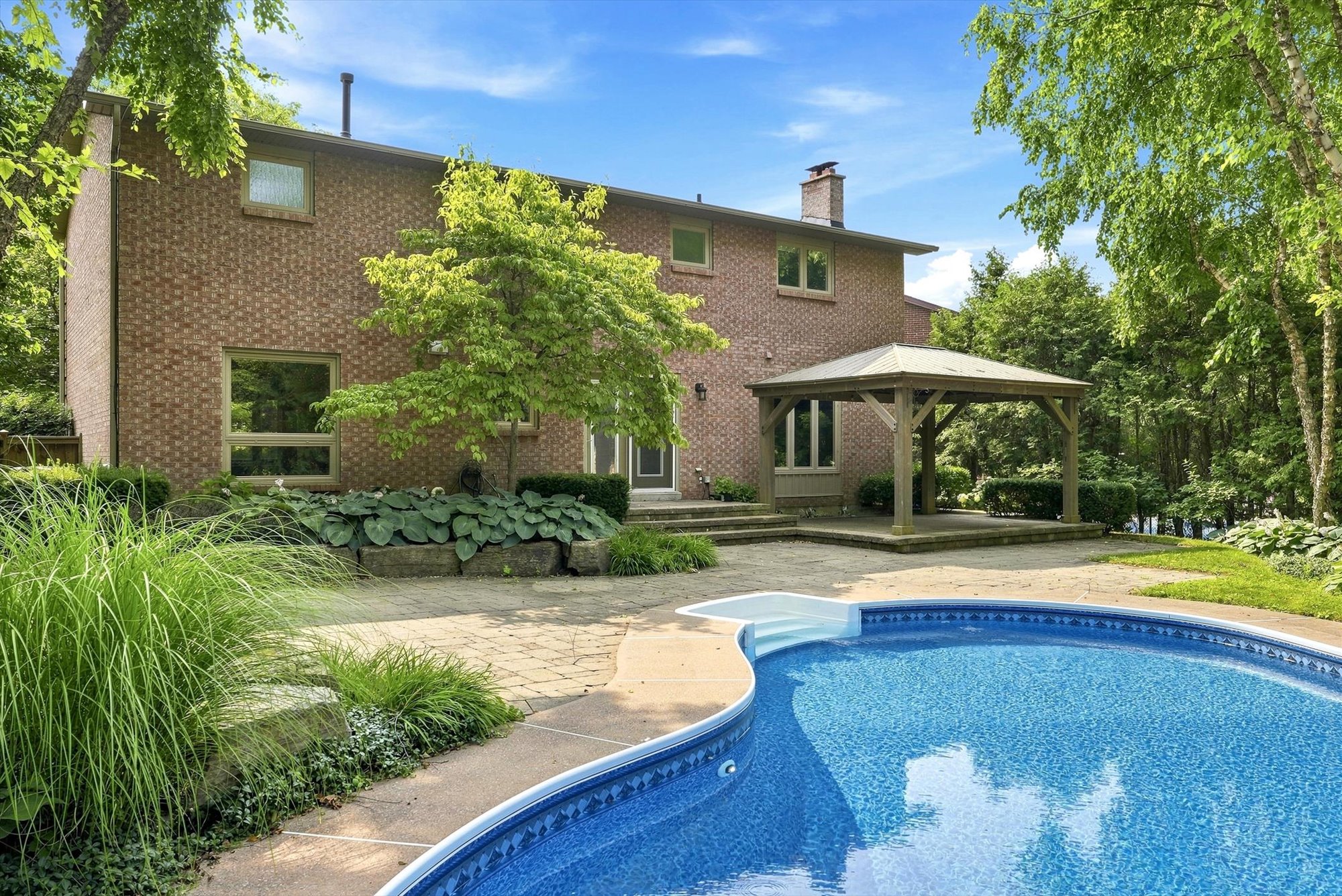 4 Br 4 Ba Single Family Detached House For Rent In Oakville Area, Located At 287 Royal Albert Court, Oakville Ontario L6H 3A7