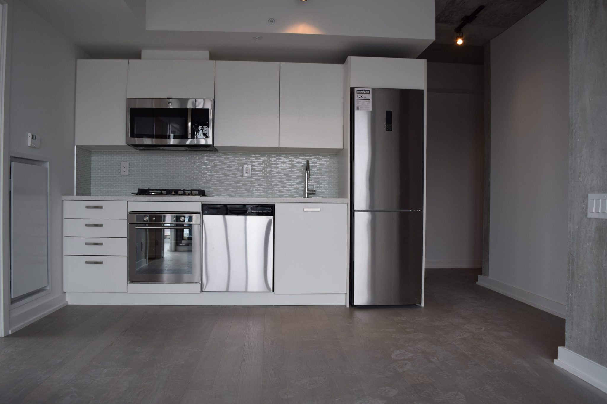 2 Bedroom 1 Bathroom Condo (Brant-Adelaide)